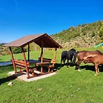 Vikendica I Odmaraliste Julie, Sarajevo-jahorina Vila *